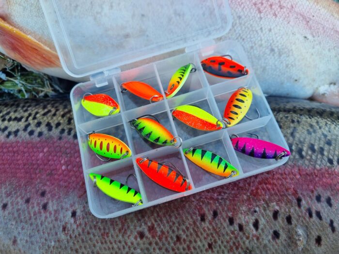 TROUT HEROES: 12 FÄNGIGE & GÜNSTIGE SPOONS & BOX fürs Forellenangeln – Bild 7