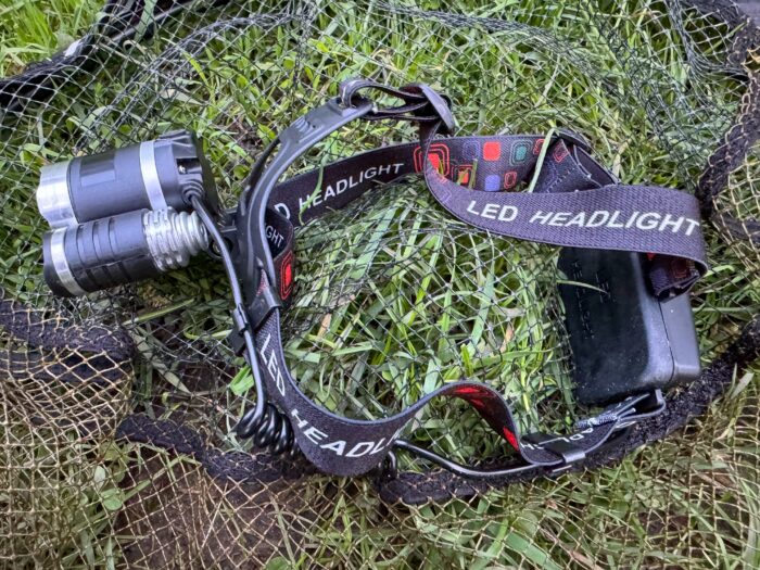 Lichtblick für Sparfüchse: Stirnlampe mit 3 Lichtquellen, Akku & Ladegerät zum Sonderpreis – Bild 2